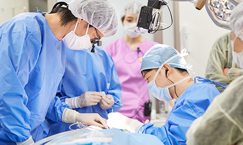 外科的知識に基づいた精密な施術