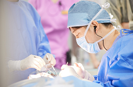 表情の癖・左右差まで計算した手技